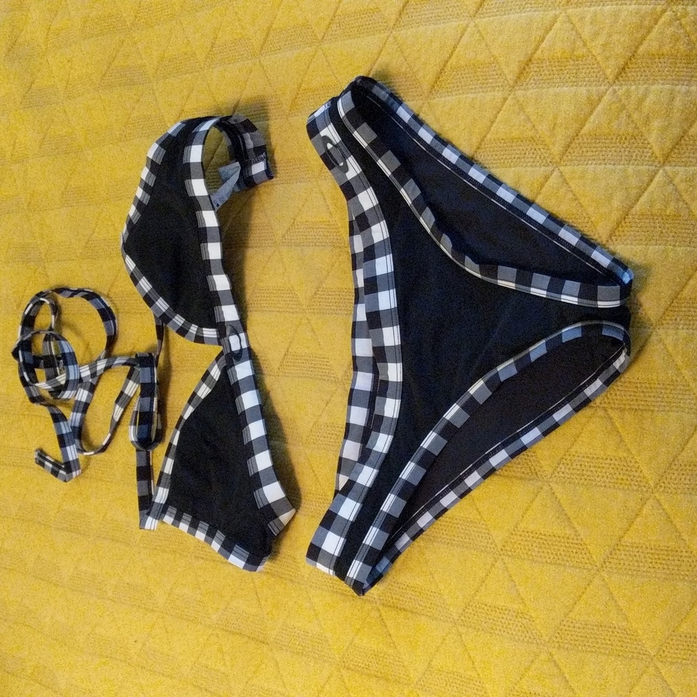 Oakley two piece swimsuit - Picture 1 of 7